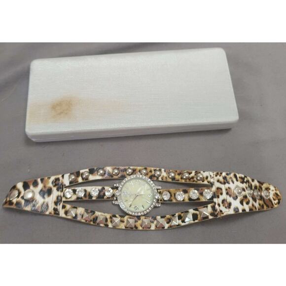 Sanis 9648l-r Stainless Steel Caseback China Japan Leopard Print Watch with Case - Picture 1 of 3